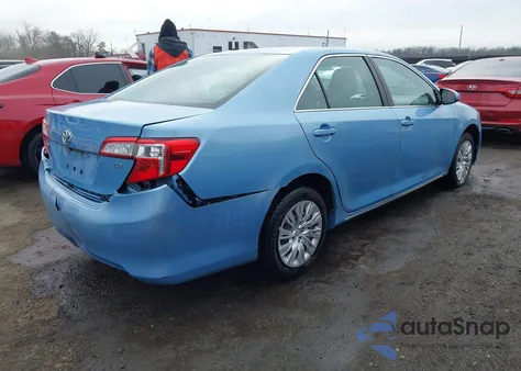 2012 Toyota Camry Le z USA, uszkodzony, nr VIN 4T1BF1FK0CU528751
